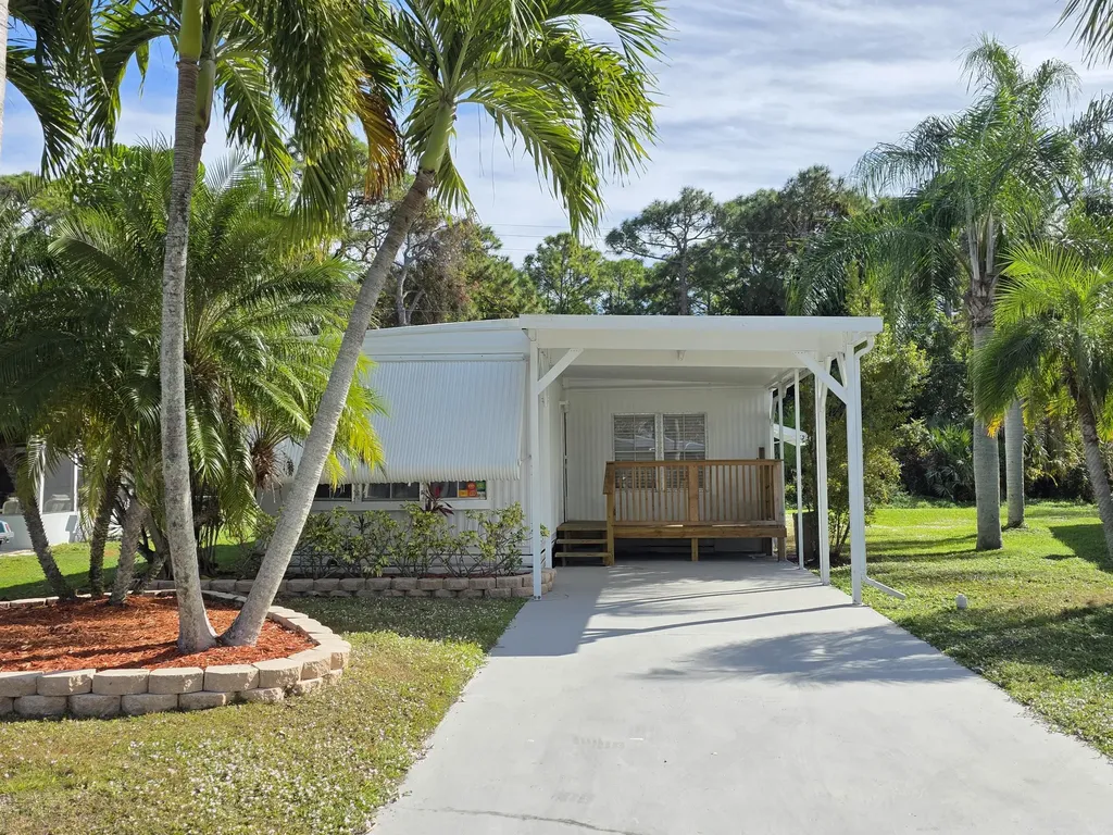 221 Camino Del Rio Port Saint Lucie FL 34952