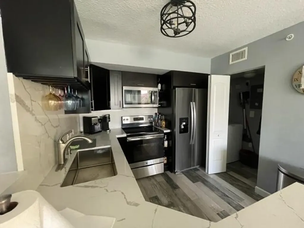 110 Villa Circle Boynton Beach FL 33435