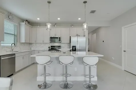 534 Se Crathes Street Port Saint Lucie FL 34984