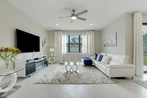 534 Se Crathes Street Port Saint Lucie FL 34984