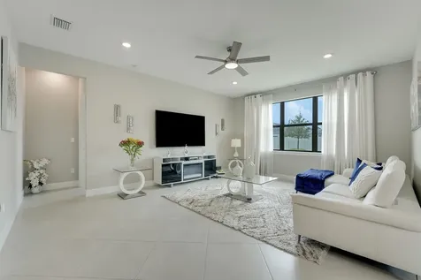 534 Se Crathes Street Port Saint Lucie FL 34984