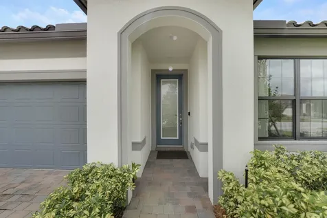 534 Se Crathes Street Port Saint Lucie FL 34984