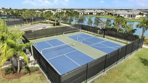 534 Se Crathes Street Port Saint Lucie FL 34984