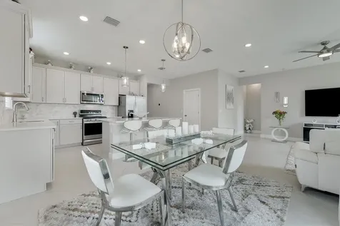 534 Se Crathes Street Port Saint Lucie FL 34984