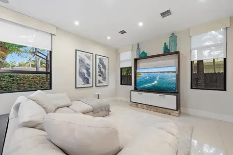 2832 Ne 21st Court Fort Lauderdale FL 33305