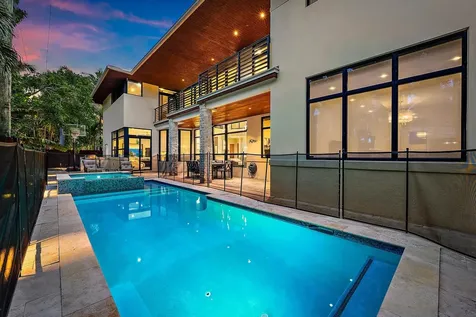 2832 Ne 21st Court Fort Lauderdale FL 33305