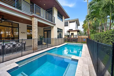 2832 Ne 21st Court Fort Lauderdale FL 33305