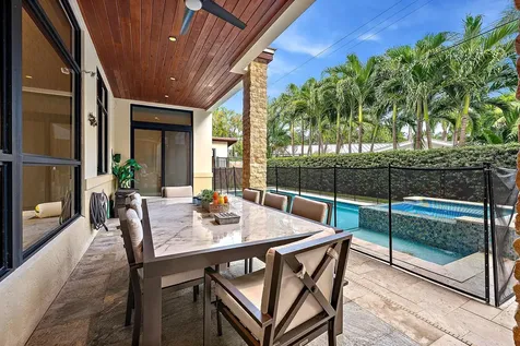 2832 Ne 21st Court Fort Lauderdale FL 33305