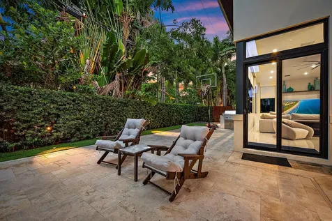 2832 Ne 21st Court Fort Lauderdale FL 33305