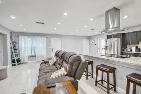 7451 Nw 21st Street Sunrise FL 33313