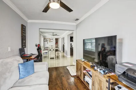 7451 Nw 21st Street Sunrise FL 33313