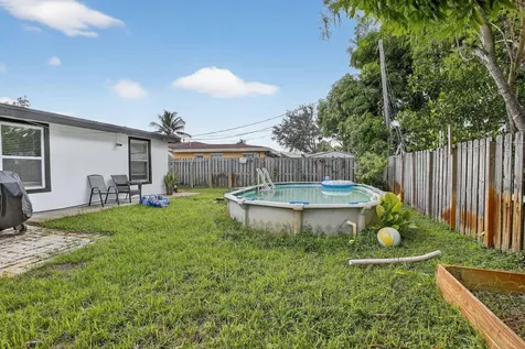 7451 Nw 21st Street Sunrise FL 33313