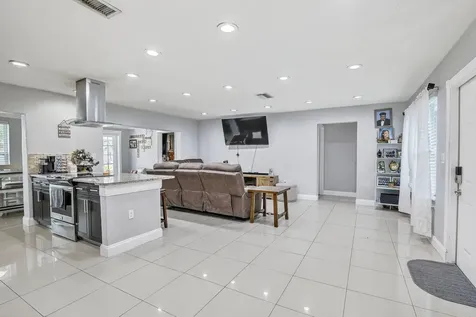 7451 Nw 21st Street Sunrise FL 33313