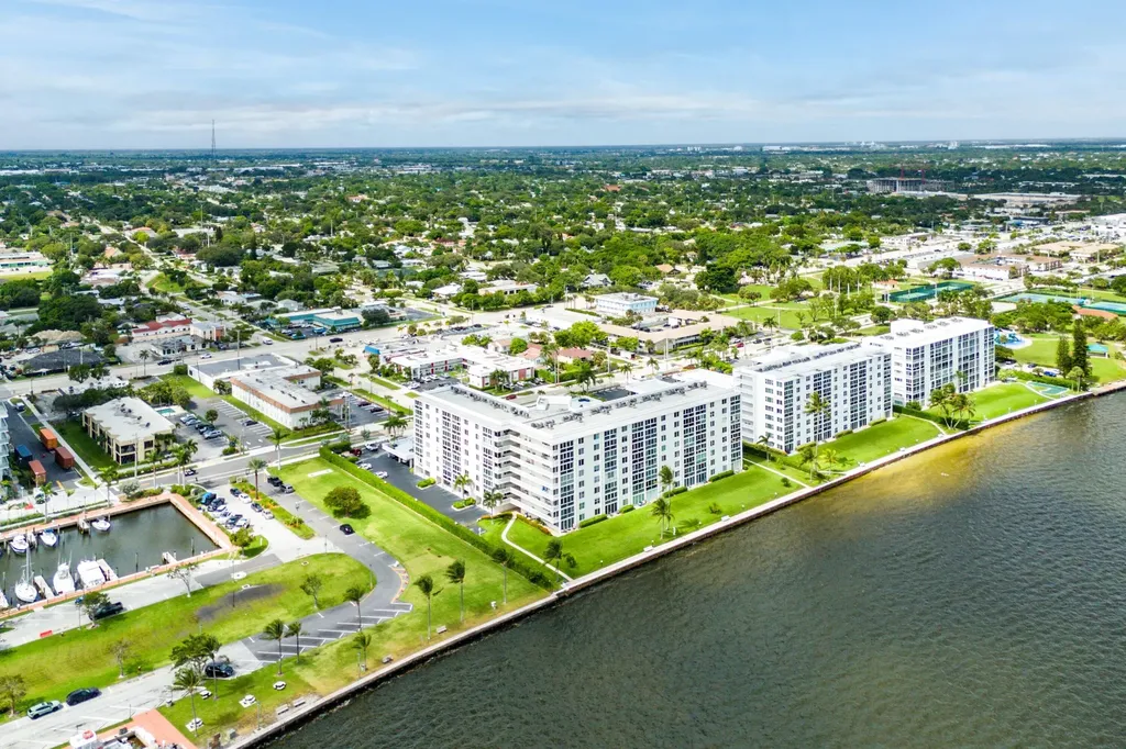 301 Lake Shore Drive Lake Park FL 33403