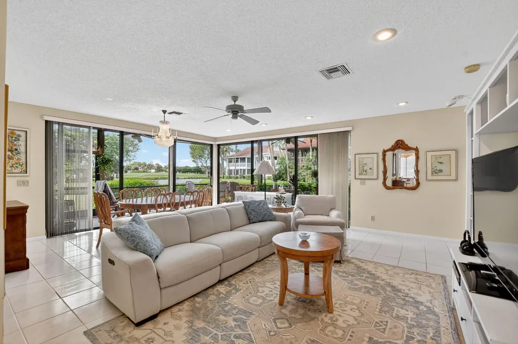 19367 Sabal Lake Drive Boca Raton FL 33434
