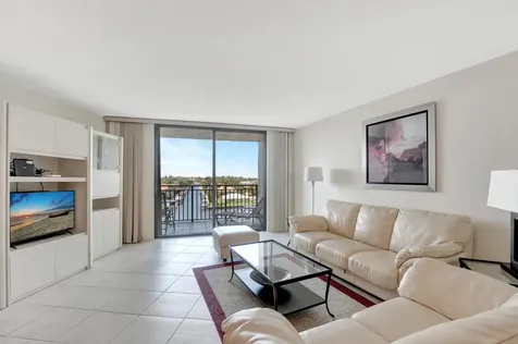 3912 S Ocean Boulevard Highland Beach FL 33487