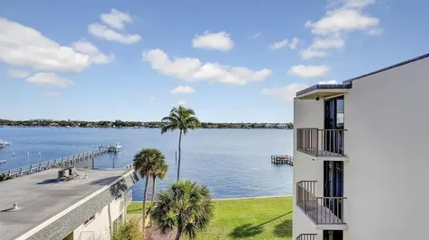 1202 S Lake Drive Lantana FL 33462