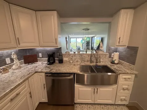 1202 S Lake Drive Lantana FL 33462