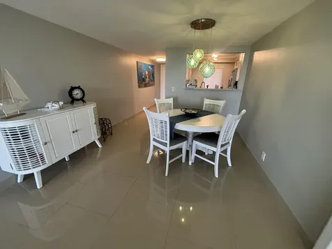 1202 S Lake Drive Lantana FL 33462