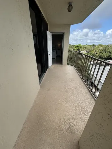 1202 S Lake Drive Lantana FL 33462
