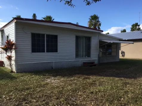 42 Golf Drive Port Saint Lucie FL 34952