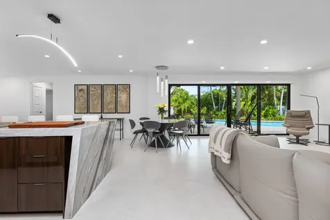 843 Ne Mulberry Drive Boca Raton FL 33487