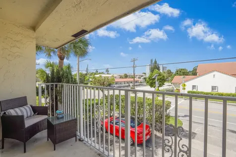 584 SE 20th Avenue Deerfield Beach FL 33441