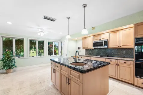 6599 Eastpointe Pines Street Palm Beach Gardens FL 33418