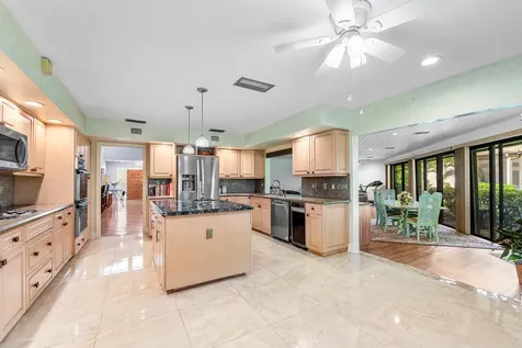 6599 Eastpointe Pines Street Palm Beach Gardens FL 33418