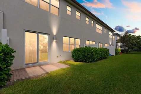 9040 Kingsmoor Way Lake Worth FL 33467