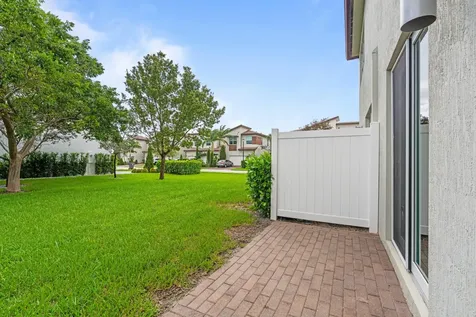 9040 Kingsmoor Way Lake Worth FL 33467