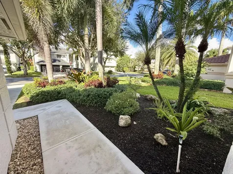 6509 Stonehurst Circle Lake Worth FL 33467