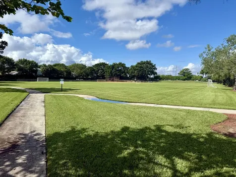 6509 Stonehurst Circle Lake Worth FL 33467