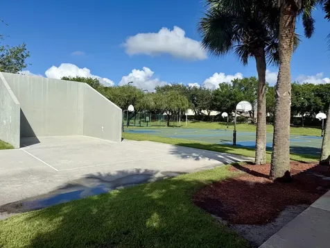 6509 Stonehurst Circle Lake Worth FL 33467