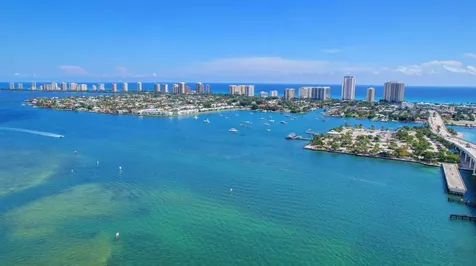 2640 Lake Shore Drive Riviera Beach FL 33404