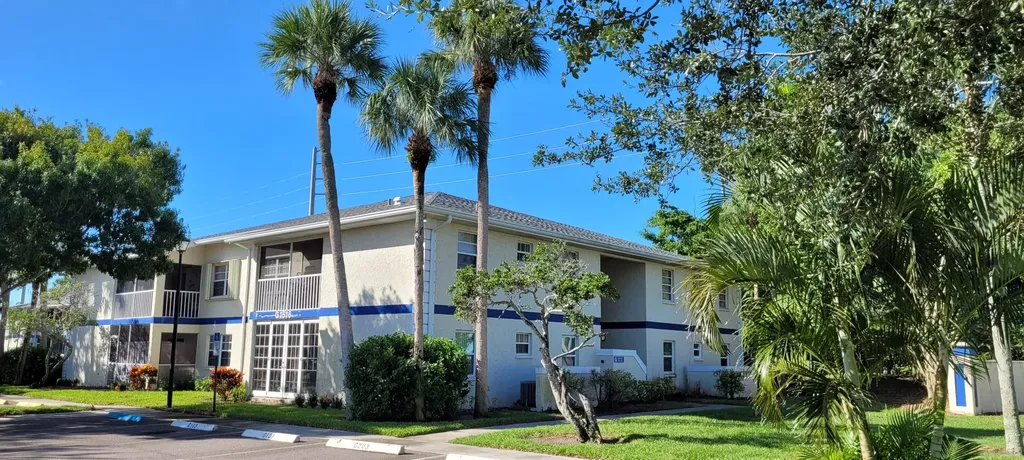 1516 Se Royal Green Circle Port Saint Lucie FL 34952
