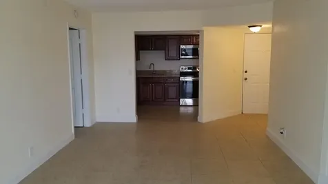 1516 Se Royal Green Circle Port Saint Lucie FL 34952