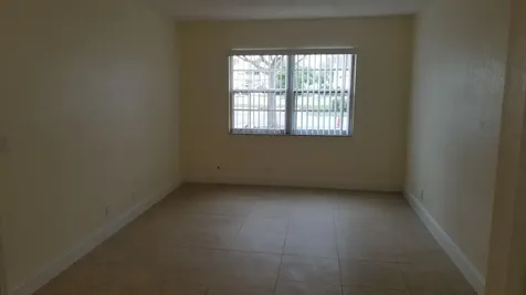 1516 Se Royal Green Circle Port Saint Lucie FL 34952