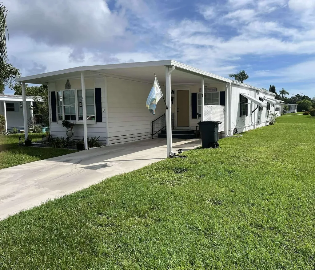 15 La Costa Lane Port Saint Lucie FL 34952