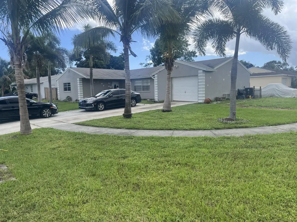 4150 Lilac Circle Lake Worth FL 33461