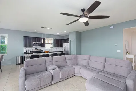 8405 Nw Greenbank Circle Port Saint Lucie FL 34987