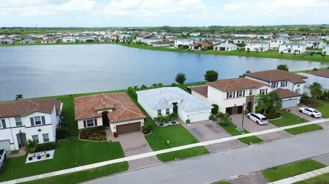 8405 Nw Greenbank Circle Port Saint Lucie FL 34987