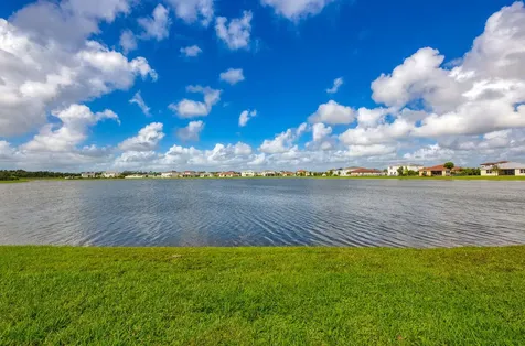 8405 Nw Greenbank Circle Port Saint Lucie FL 34987