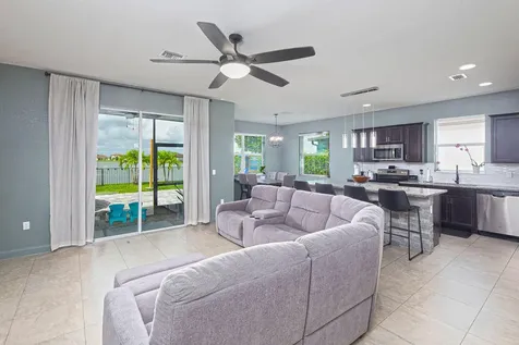 8405 Nw Greenbank Circle Port Saint Lucie FL 34987