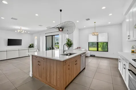 8284 Royal County Down Road Boca Raton FL 33434