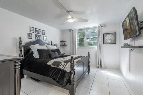 7100 Nw 17th Street Plantation FL 33313