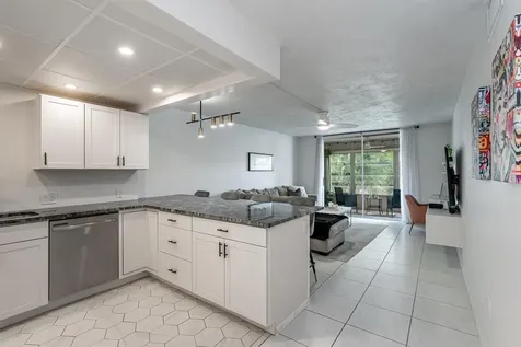 7100 Nw 17th Street Plantation FL 33313