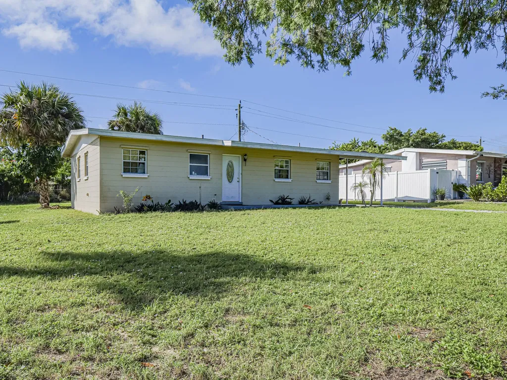 563 4th Place Vero Beach FL 32962