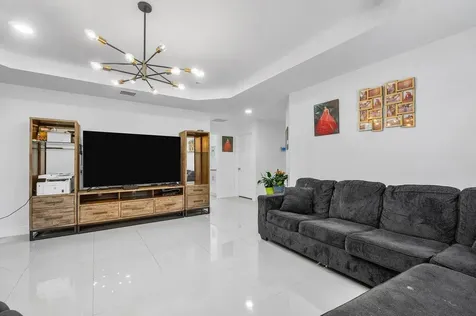 625 Forest Hill Boulevard West Palm Beach FL 33405