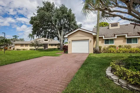 6827 Fountains Circle Lake Worth FL 33467